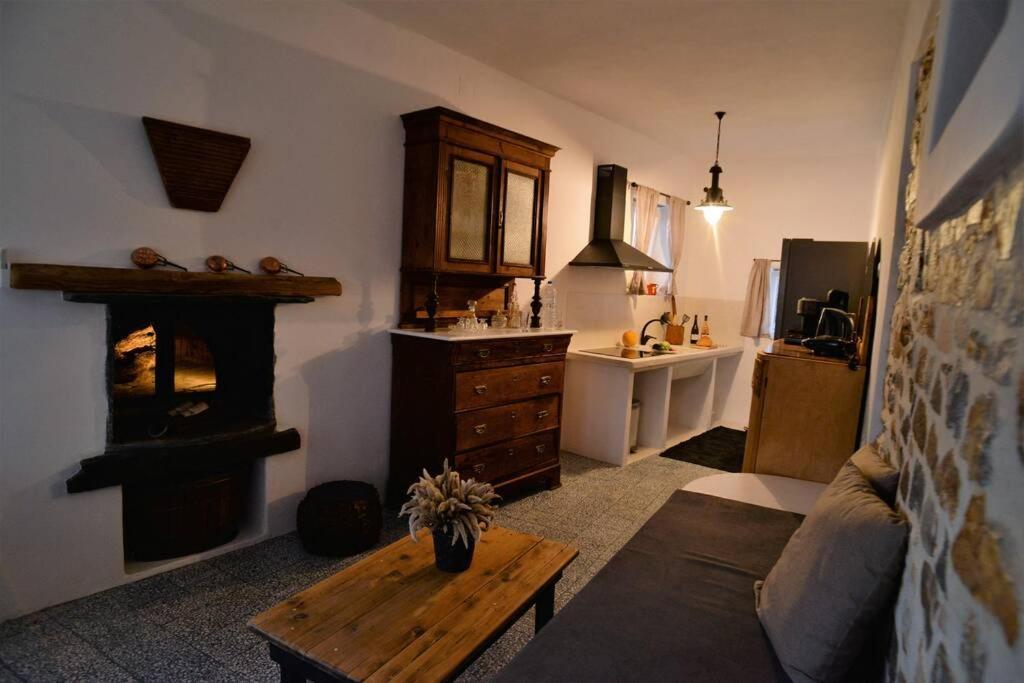 George Farmhouse Chrousa Bagian luar foto