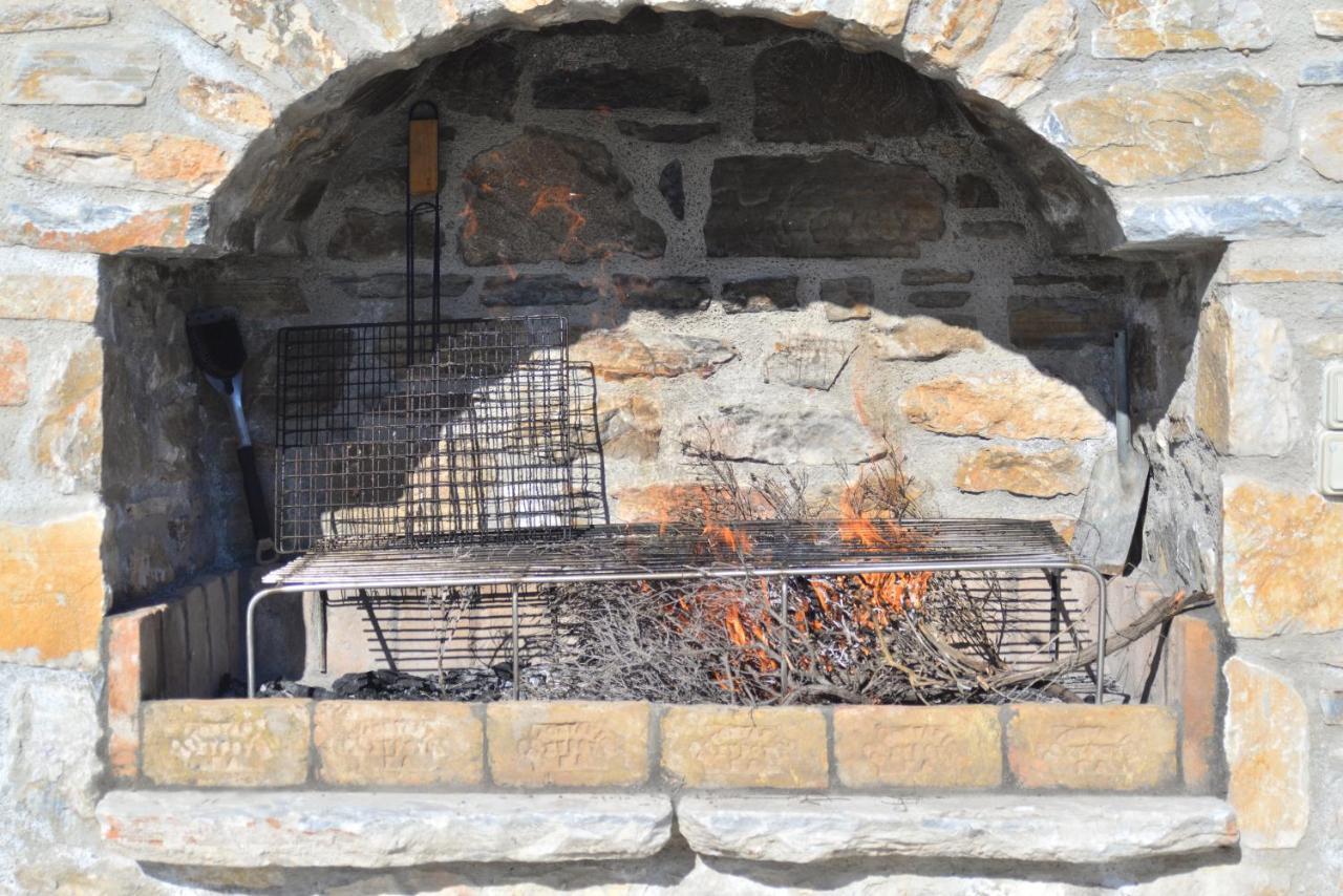 George Farmhouse Chrousa Bagian luar foto